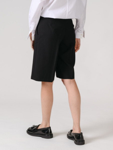 BERMUDA_TRAJE_NEGRO