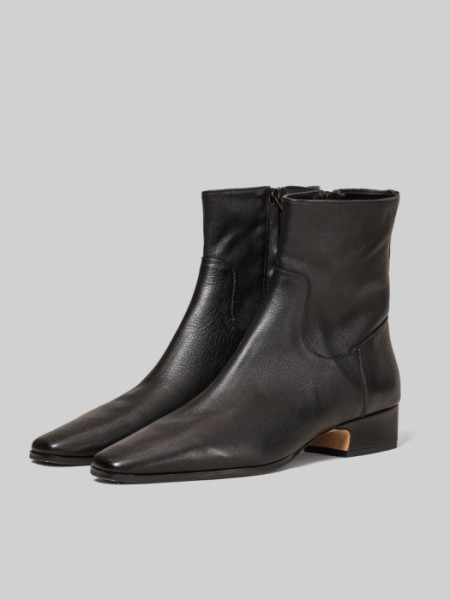 BOTIN_CUERO_PUNTA_CUADRADA_NEGRO BOTIN_CUERO_PUNTA_CUADRADA_NEGRO