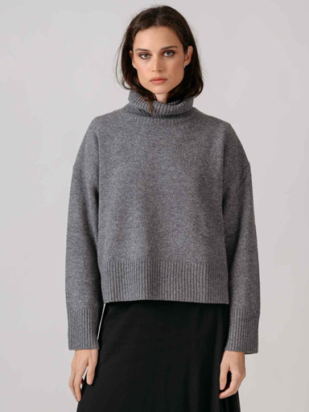JERSEY_AMUR_CUELLO_VUELTO_GRIS