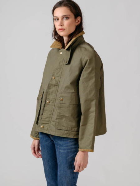 GABARDINA_BOLSILLOS_FRONTALES_KHAKI
