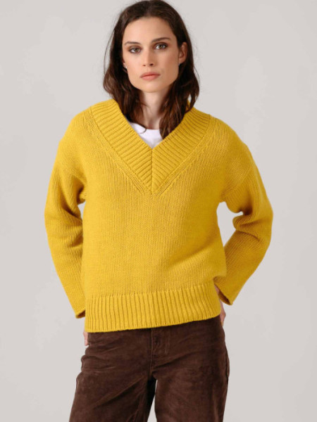 JERSEY_CUELLO_PICO_LENA_AMARILLO