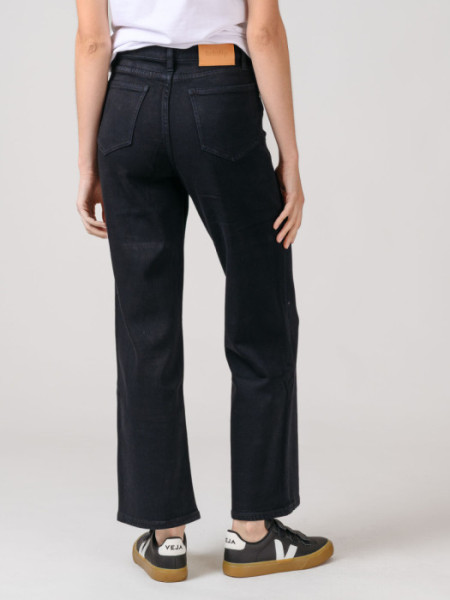 VAQUERO_RECTO_TIRO_ALTO_NEGRO