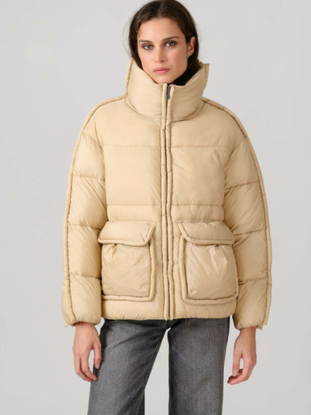 PLUMIFERO_BOLSILLOS_PLASTON_BEIGE