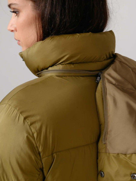 PLUMIFERO_ACAMPANADO_CAPUCHA_KHAKI PLUMIFERO_ACAMPANADO_CAPUCHA_KHAKI