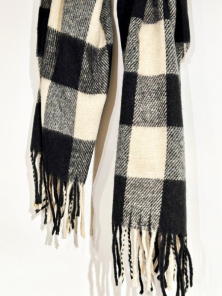 BUFANDA_CUADRO_NEGRO_Y_BEIGE