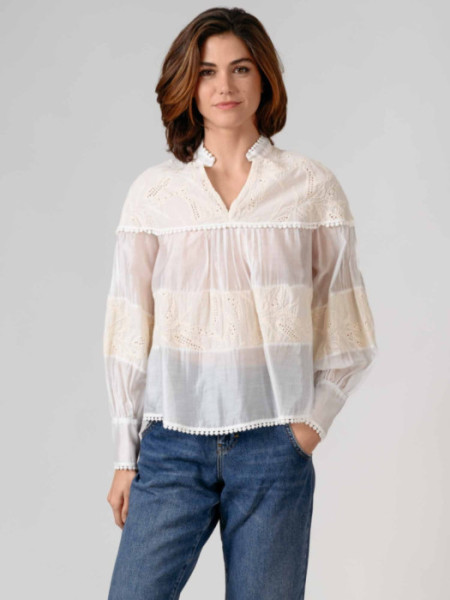 Blusa Cruda y Blanca Troquelada