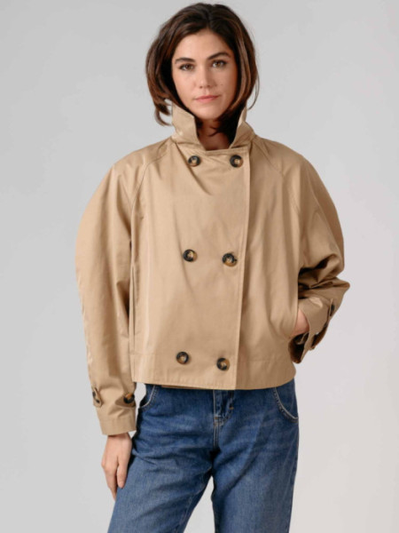 Gabardina Corta Doble Botonadura