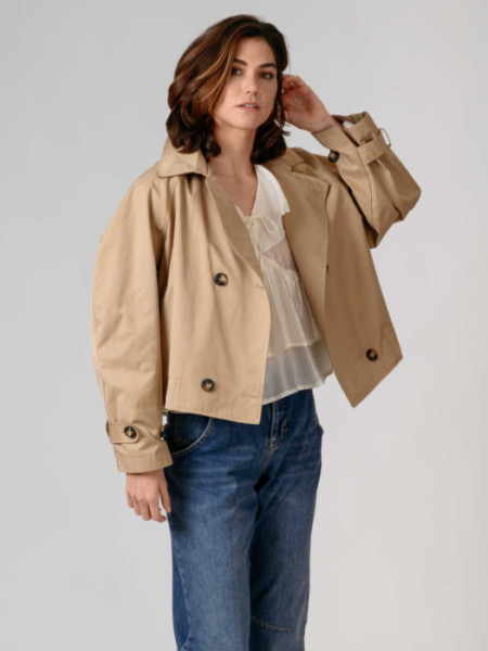Gabardina Corta Doble Botonadura