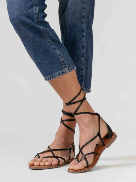 Sandalia Tiras Negras Cuero