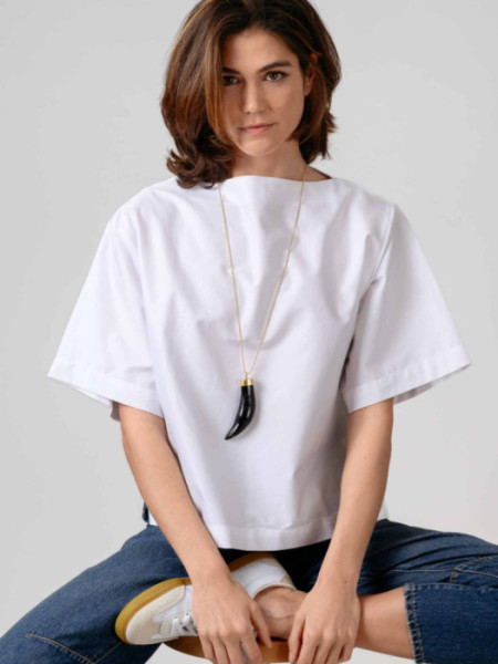 Colgante Dorado Largo Colmillo Negro