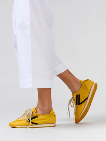Zapatilla Plana Amarilla