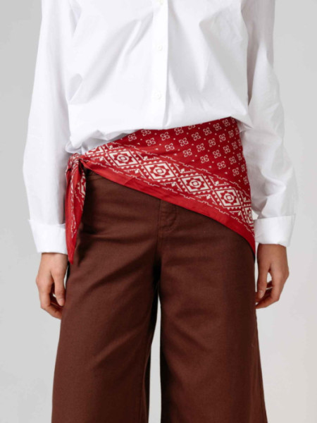 Fular Triangular Granate Dibujos