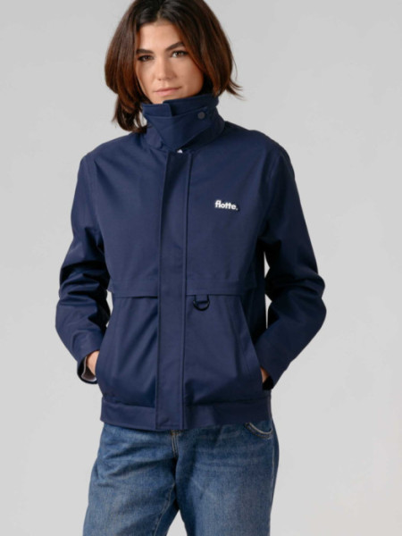 Chubasquero Corto Con Cuello Marino