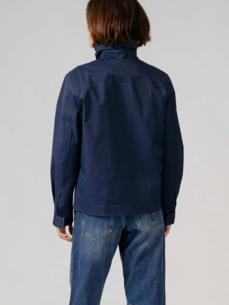 Chubasquero Corto Con Cuello Marino