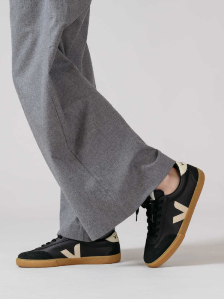 Veja Volley Leather Negro