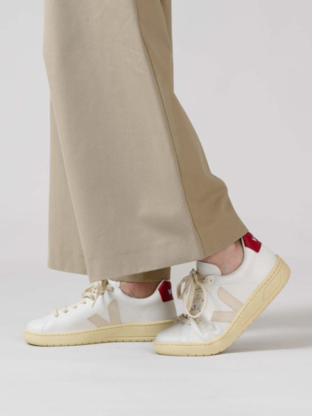 Zapatilla Urca Blanca Detalle Granate