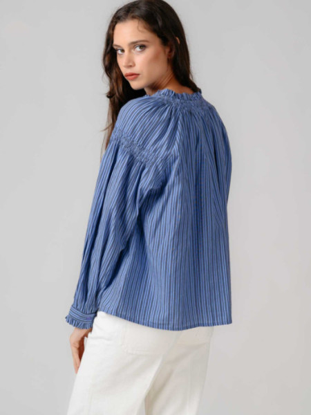 BLUSA_CUELLO_ROMANTICO_RAYAS_AZULES