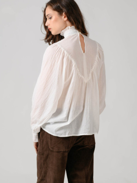 BLUSA_ROMANTICA_CRUDA