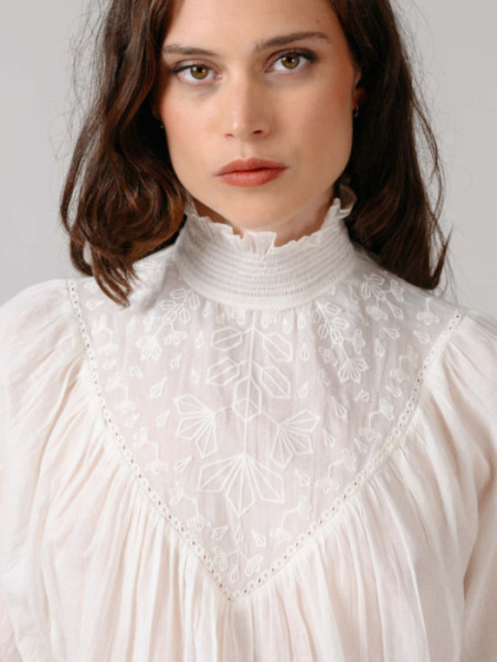 BLUSA_ROMANTICA_CRUDA