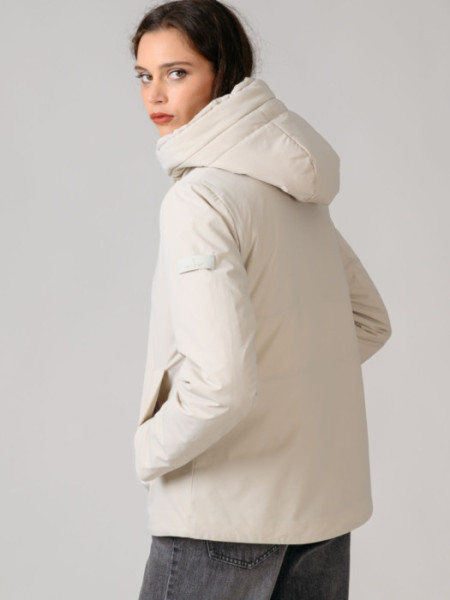 PARKA_CAPUCHA_LARGURA_MEDIA_CRUDA