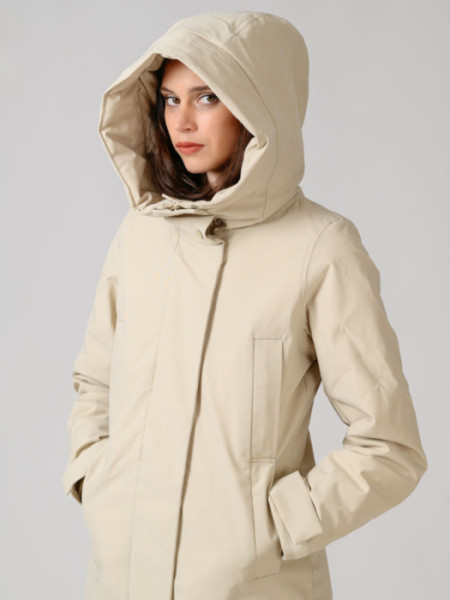 PARKA_BASICA_CUATRO_BOLSILLOS_BEIGE