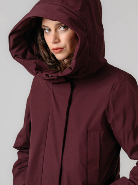 PARKA_BASICA_CUATRO_BOLSILLOS_GRANATE